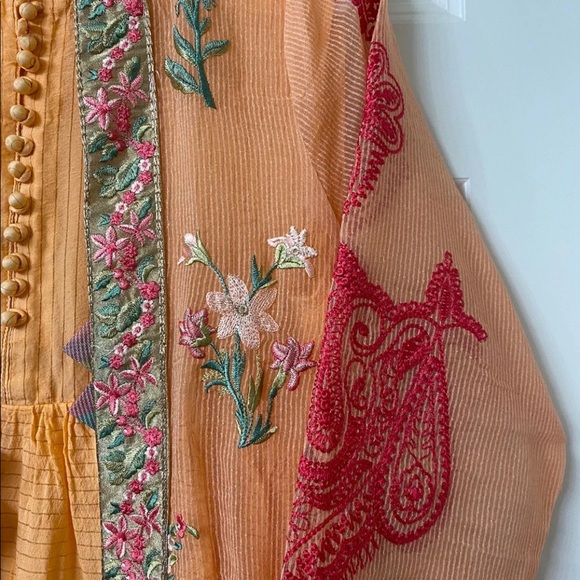 Salwar Kameez - Picture 5 of 6